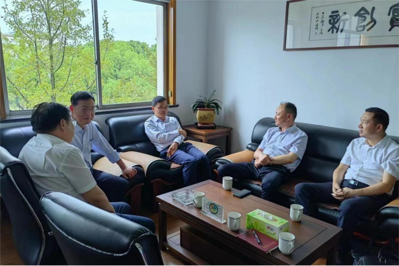 周鴻拜訪巨化集團有限公司黨委書記、董事長周黎旸